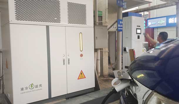 【重卡电动先锋】银河集团300-400kW重卡充电桩：亮点与应用典范(图2)