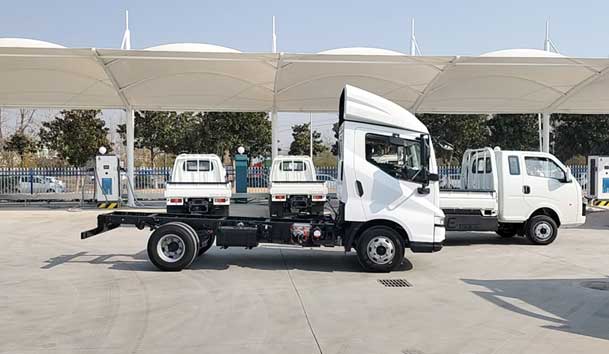 【重卡电动先锋】银河集团300-400kW重卡充电桩：亮点与应用典范